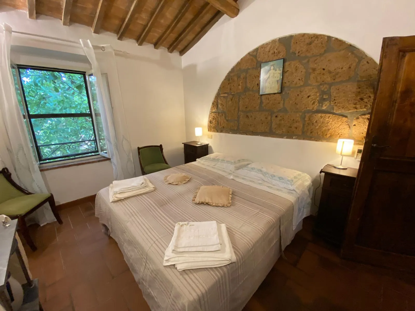 Interni del casale toscano