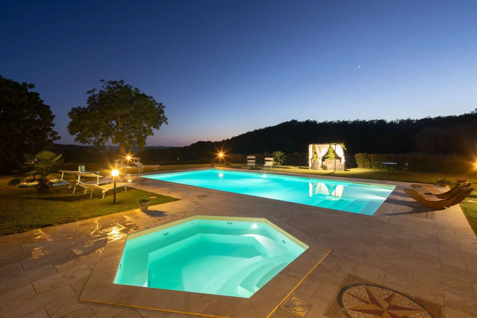 La piscina 12x6 metri di Villa Ermida